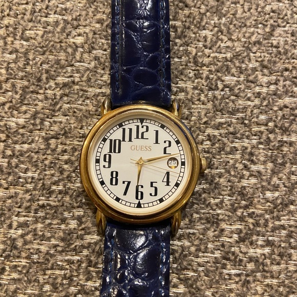1992 Guess Woman’s watch in great condition - Picture 1 of 6